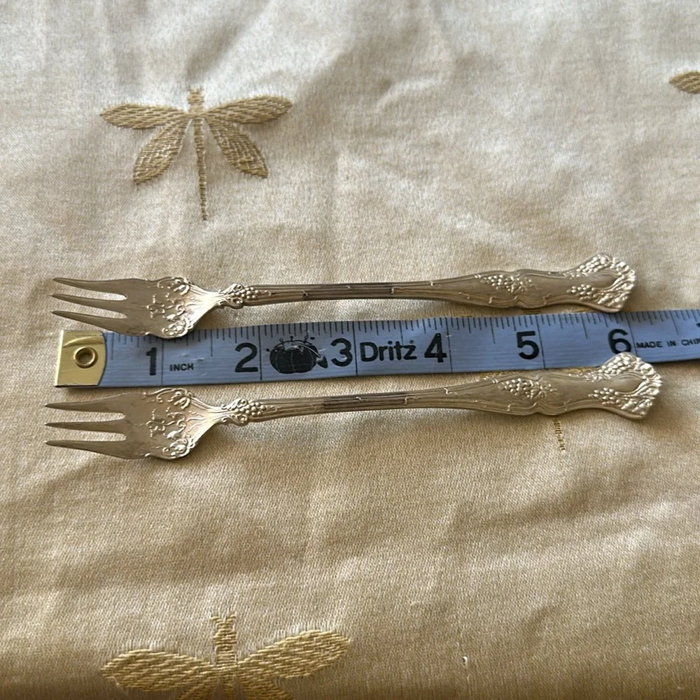 Pair of 2 1847 Rogers Bros. AI Silver Grape Pattern Cocktail / Oyster Forks.